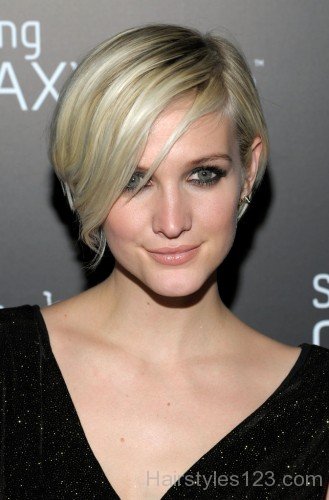 Fabulous Pixie Hairstyle For Round Face