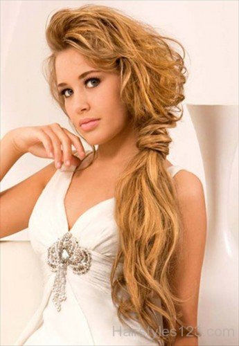 Glamorous Long Ponytail Hairstyle