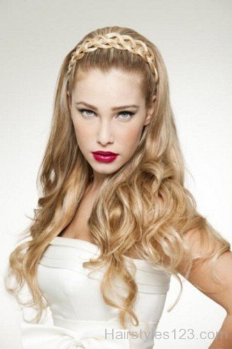 Gorgeous Blonde Long Curly Hairstyle