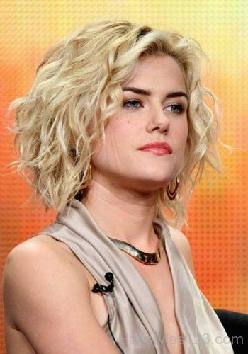 Stylish Short Curly Hairstyle