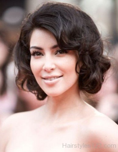 Stunning Short Wavy Hairstyle