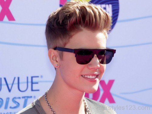 Amazing Hairstyle Of  Justin Bieber