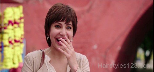 Anushka Sharma Short Hairstyle In Pk