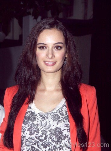 Long  Hairstyle Evelyn Sharma