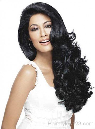 Long Wavy Hairstyle Of Chitrangada Singh