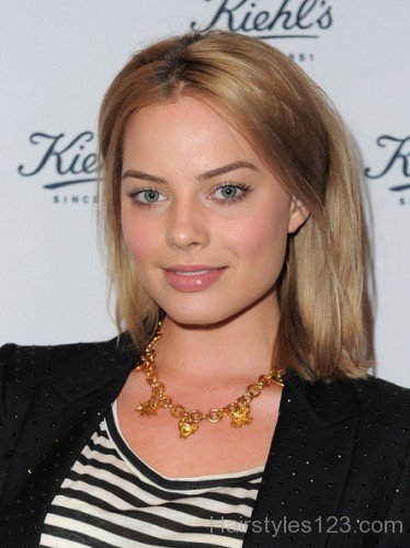 Margot Robbie Stacked Bob Hairstyle