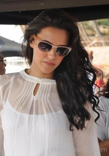 Nice Curly Hairstyle Of Neha Dhupia