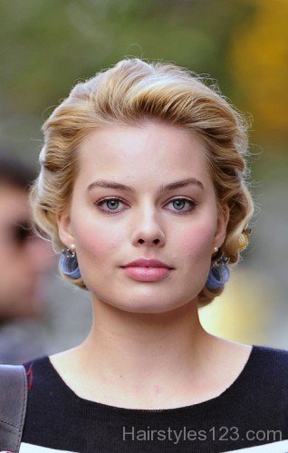 Nice Updo Hairstyle Of Margot Robbie