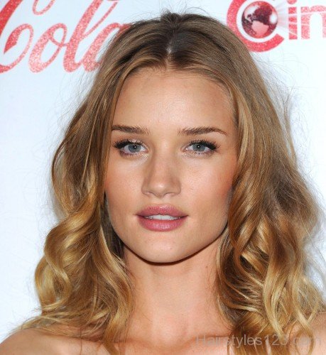 Rosie Huntington Whiteley Loose Curls Hairstyle