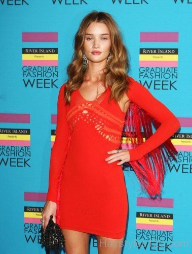 Rosie Huntington Whiteley Medium Layered Hairstyle