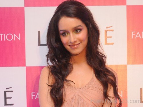 Shraddha Kapoor Long Wavy Hairstyle