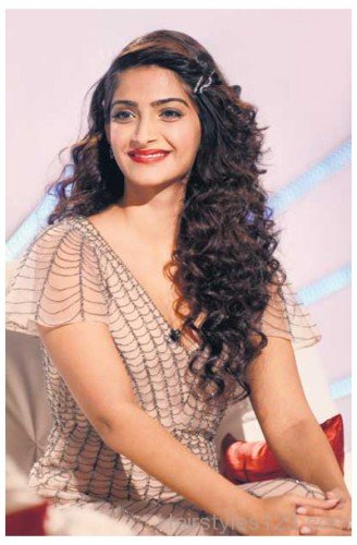 Sonam Kapoor Loose Curly Hairstyle