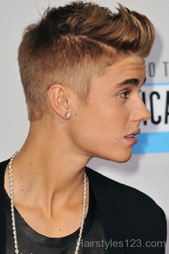 Spiky Undercut Hairstyle Of Justin Bieber