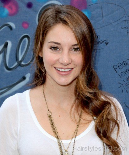 Wavy Hairstyle Of Shailene Woodley