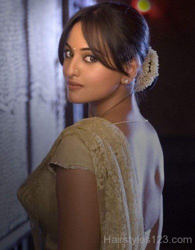 Bun Hairstyle Of Sonakshi Sinha