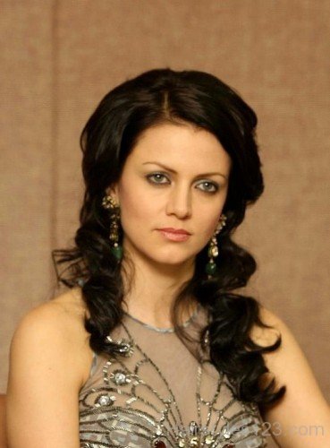 Curly Hairstyle Of Yana Gupta