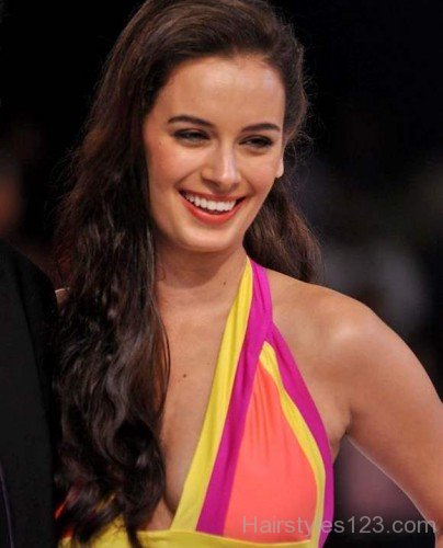 Evelyn Sharma Side Wavy Hairstyle