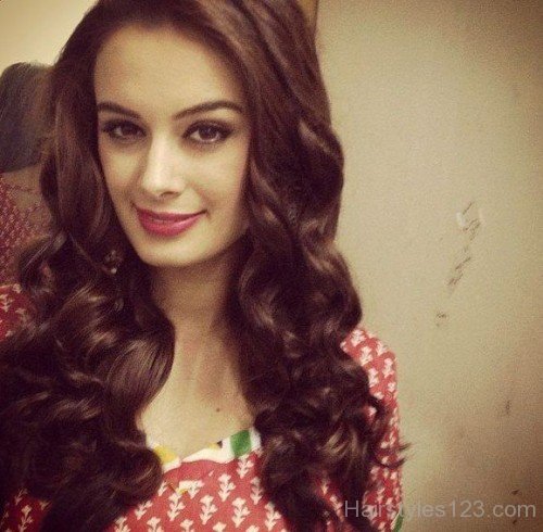 Evelyn Sharma Long Curly Hairstyle