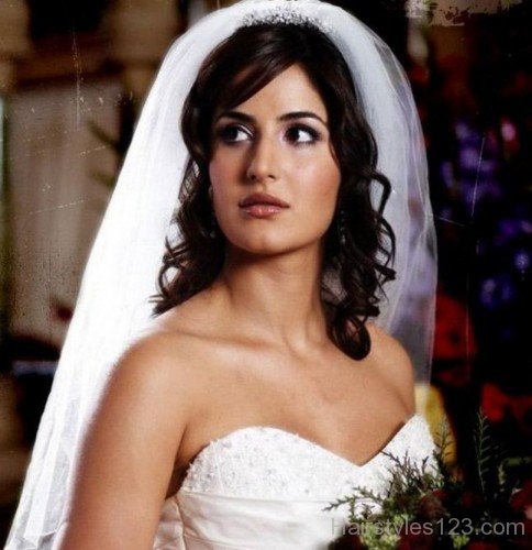 Katrina Kaif Bridal Hairstyle In Namastey London