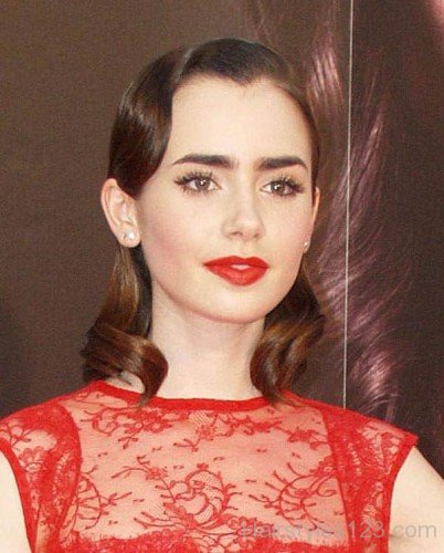 Lily Collins Finger Wave