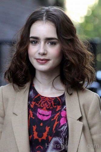 Lily Collins Medium Wavy Haircut