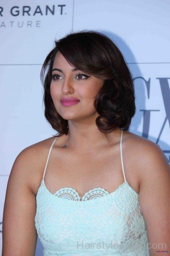 Sonakshi Chin Length Hairstyle