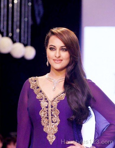 Sonakshi Sinha Nice Hairstyle