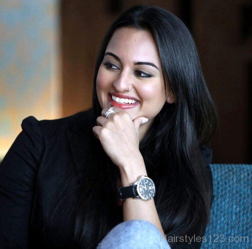 Sonakshi Sinha Straight Layer Cut