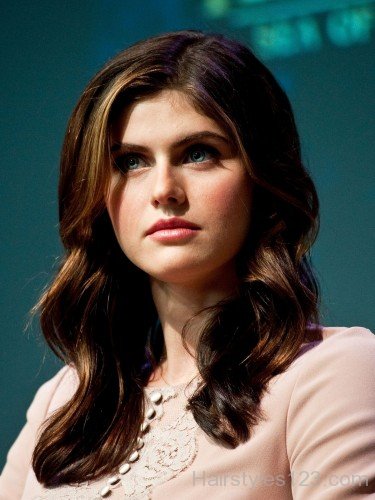 Finger Wavy Hair Of Alexandra Daddario