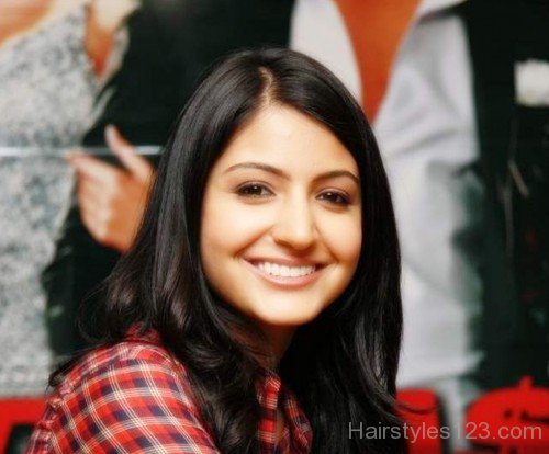 Girlish Haircut Of Anushka Sharma