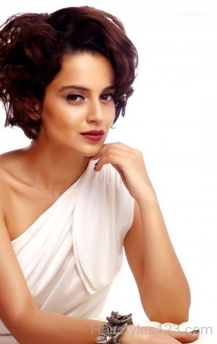 Kangana Ranaut Short Wavy Hairstyle