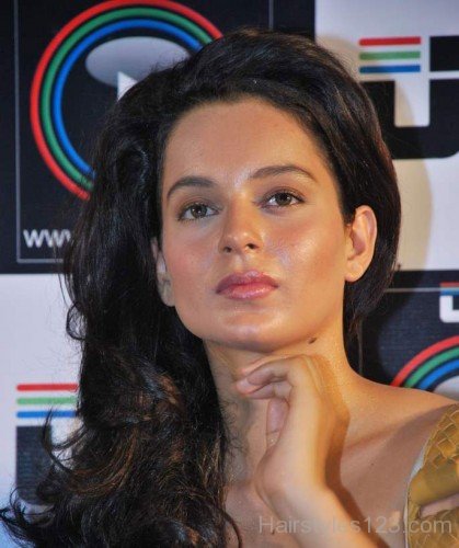 Kangana Ranaut Side Wavy  Hairstyle