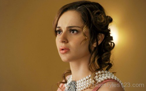 Kangana Ranaut Victorian Hairstyle