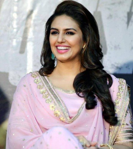 Loose Curly Hair Huma Qureshi