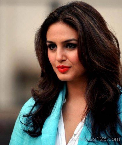 Wavy Hairstyle Of Huma Qureshi