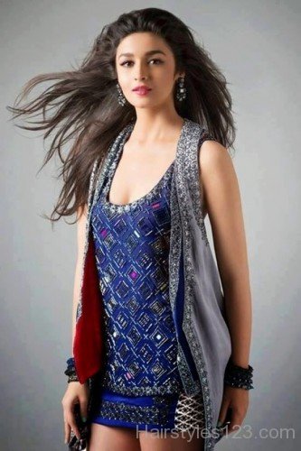 Alia Bhatt Straight Hairstyle
