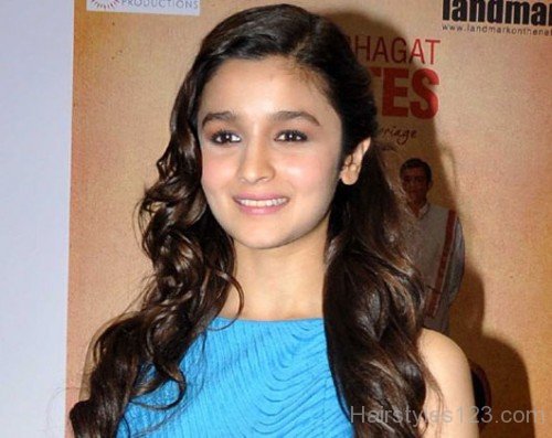 Alia Bhatt Wavy Haircut