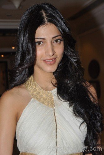 Long Wavy Hairstyle Of Shruti Hassan