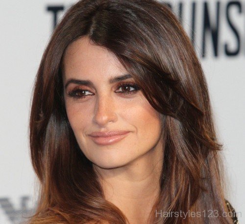 Penélope Cruz Brown Layered Hairstyle