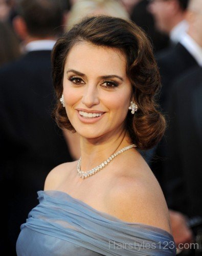 Penélope Cruz Finger Wave Hairstyle