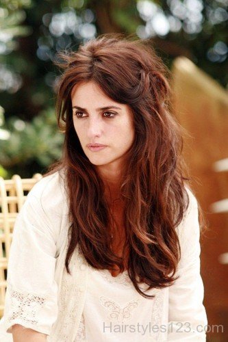 Penélope Cruz Fluffy Hairstyle