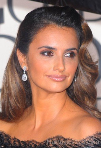 Penélope Cruz Party Hairstyle