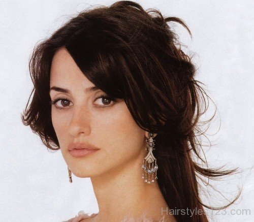 Penélope Cruz Prom Half Up Hairstyle