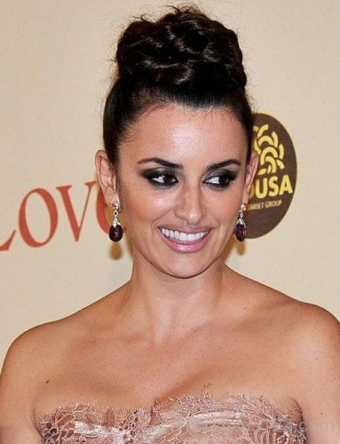 Penélope Cruz Roman Hairstyle