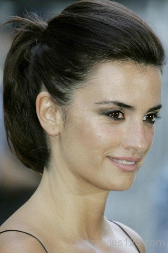 Penélope Cruz Short Ponytail Hairstyle