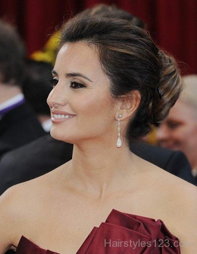 Penélope Cruz Updo