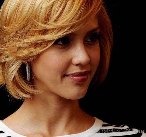 Short Haircut Of Jessica Alba