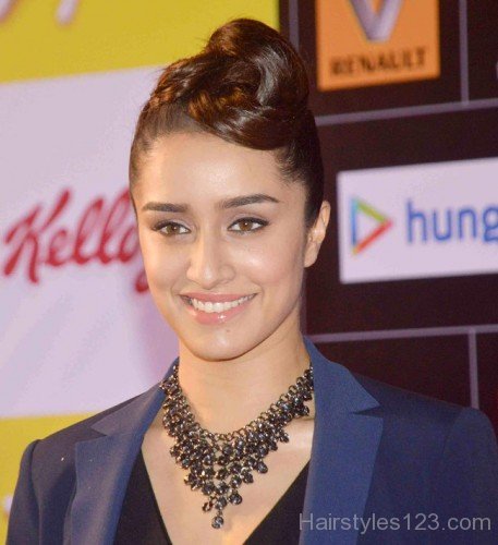 Shraddha Kapoor Retro Hairstyle