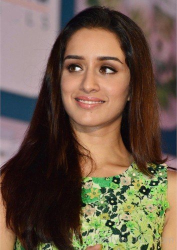 Shraddha Kapoor Straight Hair