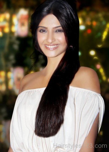 Sonam Kapoor Beautiful Long Hair